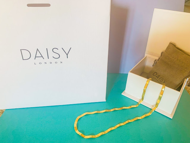 Daisy Jewellery Box and Necklace