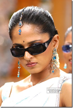 anushka-00008