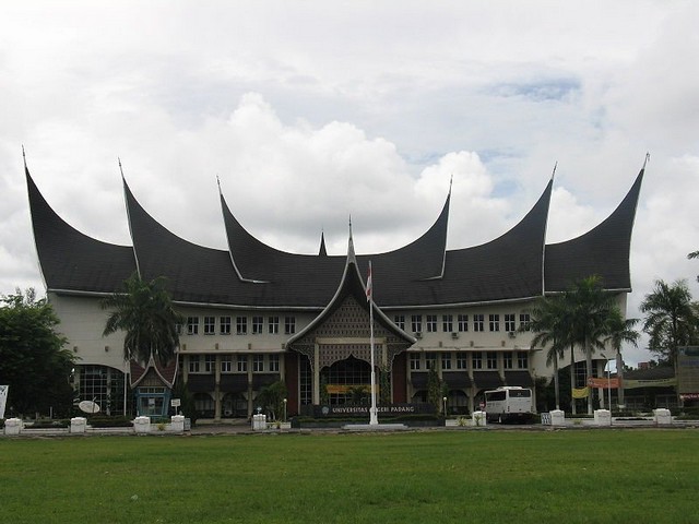 Sejarah Singkat “Universitas Negeri Padang”