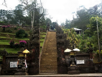 pura tertinggi di bali