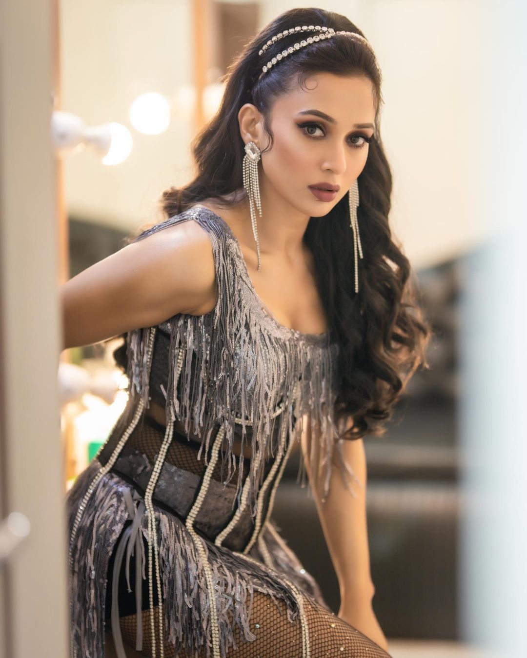 Mimi-Chakraborty's-bold-and-fiery-look-in-a-stunning-outfit-is-too-hot-to-handle-See-the-pictures-06-Bengalplanet.com