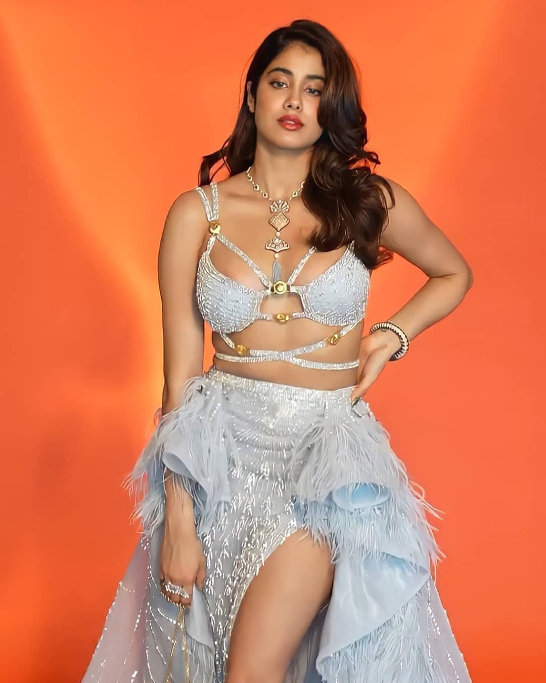 Actress Janhvi Kapoor Latest Hot Photoshoot Pics