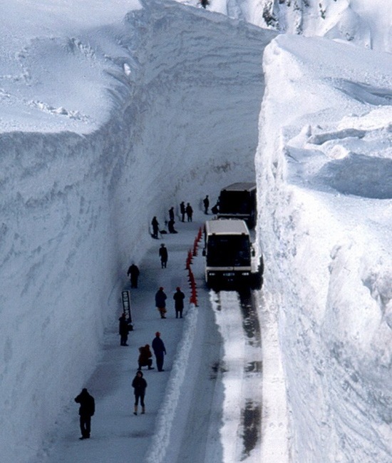 Snow-Canyon- Roads-Japan-06