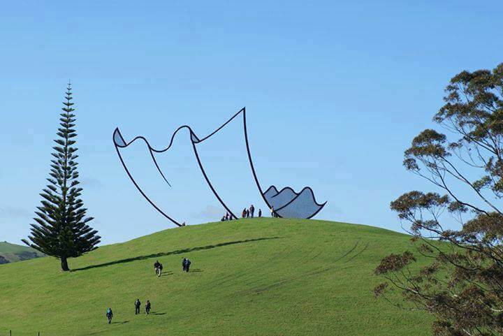 30 Of The World's Most Incredible Sculptures That Took Our Breath Away - Cartoon kleenex sculpture, New Zealand