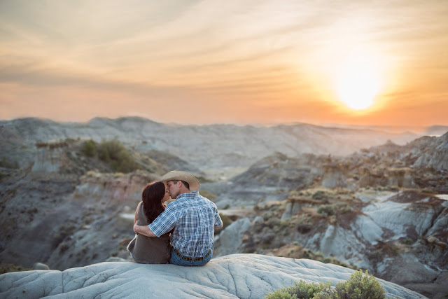 E-session, Montana, Whitney Bird Photography, Cowgirl, Kiss