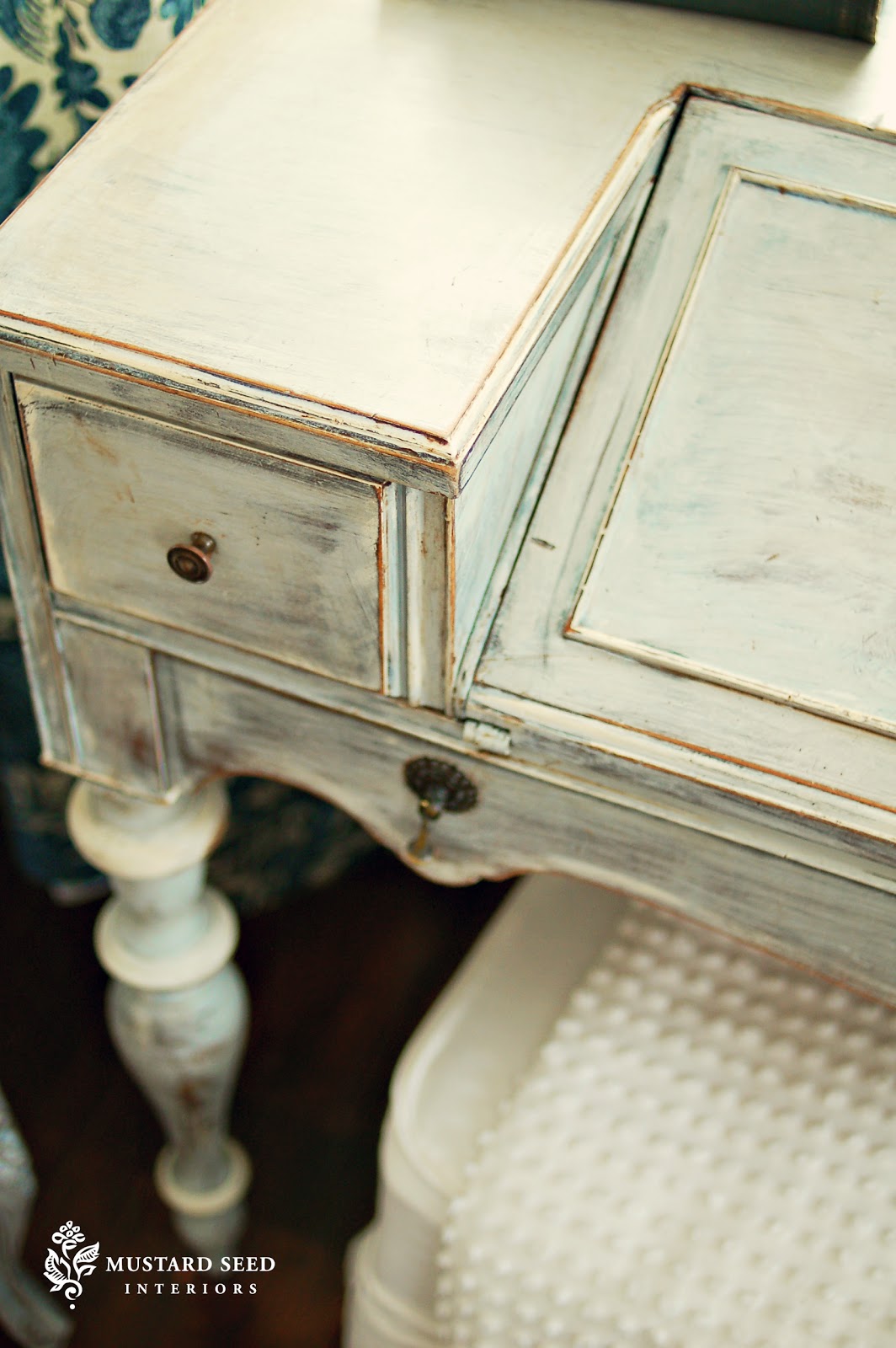 Milk Paint vs. Chalk Paint | Miss Mustard Seed