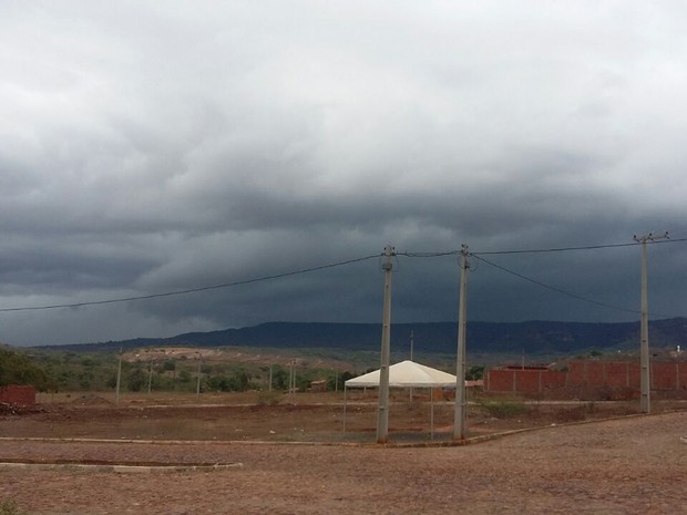 Chove em 20 cidades do CE; Cariri concentra maiores chuvas