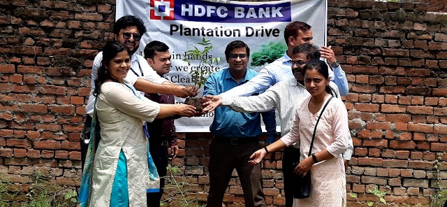 HDFC बैंक लखनऊ ने किया वृक्षारोपण