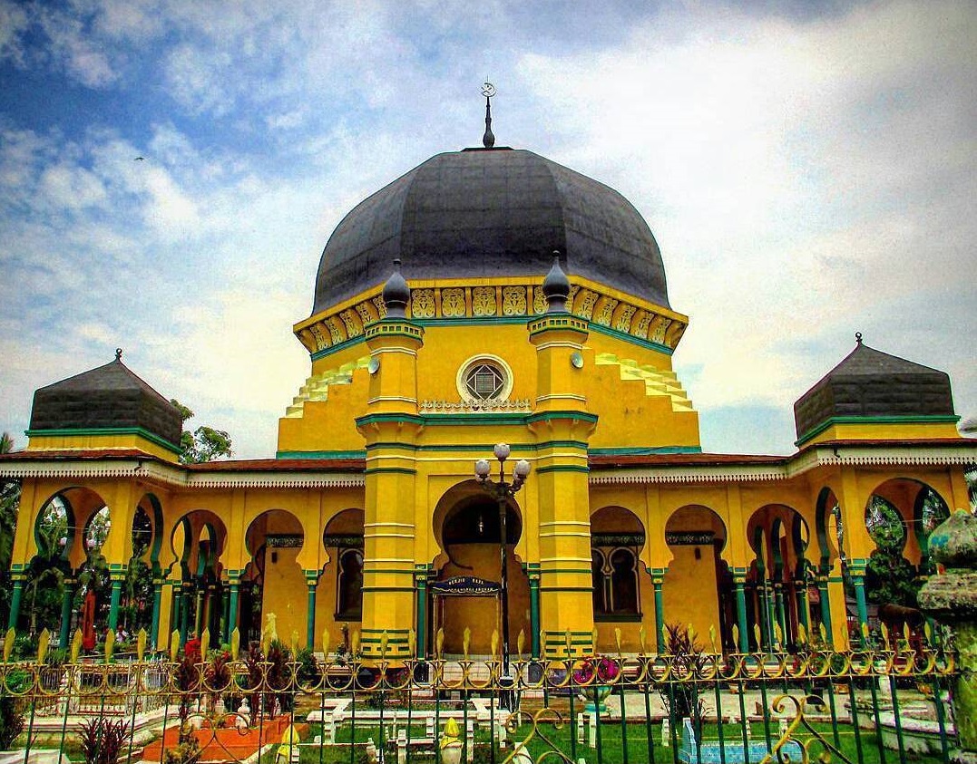 Menjelajahi Objek Kaya Unsur Historis Di  Kota  Medan  