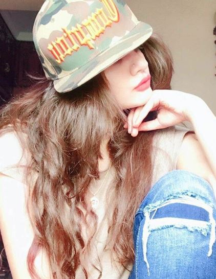 stylish girl cap dp