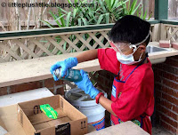 Finishing the pinewood Derby car with the Minwax polyclinic clear gloss spray