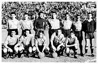 REAL VALLADOLID DEPORTIVO. Temporada 1948-49. Ortega, Revuelta, Hilario (portero suplente), Estomba, Soler, Busquet, Saso. Peralta, Rafa, Lasala, Vaquero y Mario. VALENCIA C. F. 6 REAL VALLADOLID DEPORTIVO 2. Domingo 28/11/1948. Campeonato de Liga de 1ª División, jornada 12. Valencia, campo de Mestalla. GOLES: 0-1: 11’, Revuelta. 1-1: 18’, Epi. 2-1: 27’, Mundo. 2-2: 41’, Vaquero. 3-2: 59’, Igoa. 4-2: 67’, Igoa. 5-2: 70’, Epi. 6-2: 89’, Seguí.