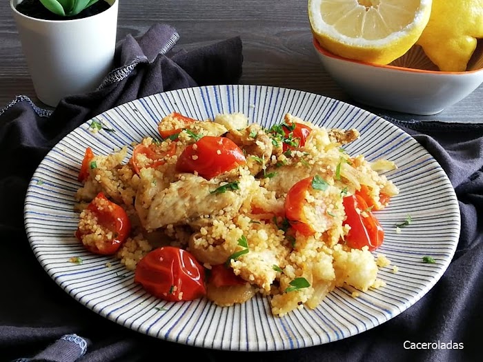 Cous cous de pollo al curry con verduras salteadas