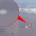Επιβάτης αεροπλάνου κατέγραψε ένα περίεργο ιπτάμενο αντικείμενο στον ουρανό του Ιράν [Βίντεο]