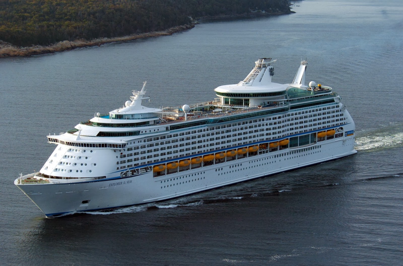 EXPLORER OF THE SEAS Current Position ( - DUAL TRACKING - ) | Ship Cruises