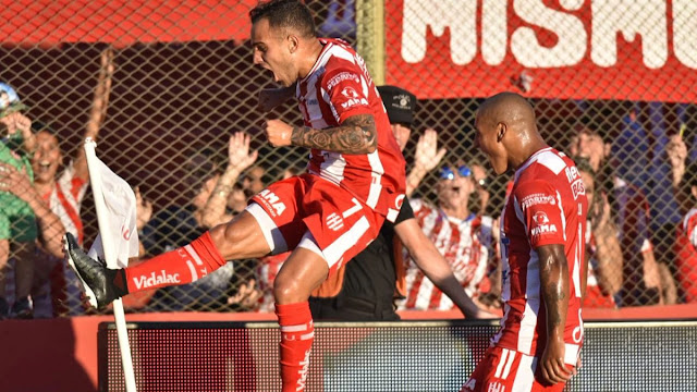 Unión goleó a Atlético Tucumán en Santa Fe y le impidió acercarse a la cima