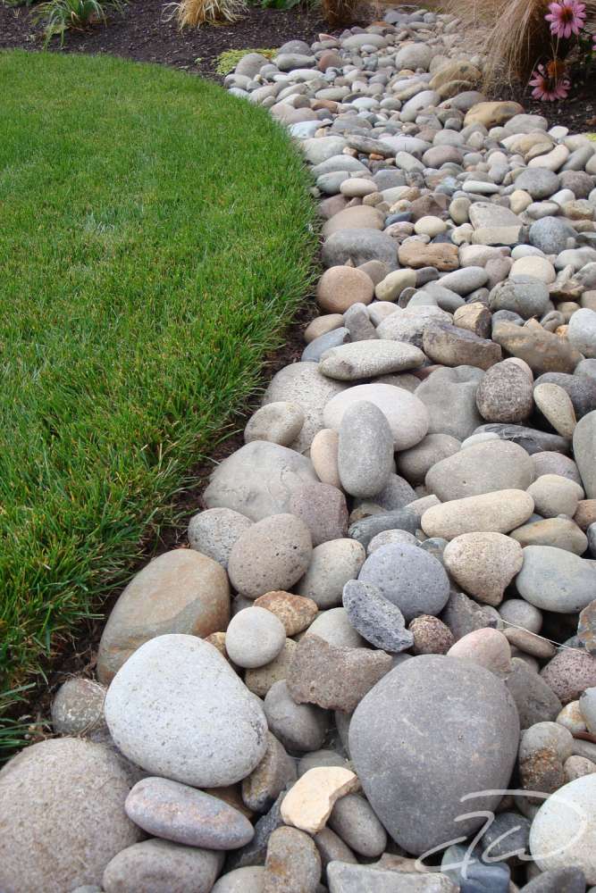 ideas for landscape edging Large River Rock Landscaping | 667 x 1000