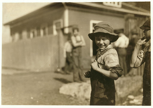 Old Photos of Child Labor between 1908 and 1924