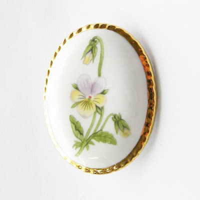 aynesley china flower brooch pin