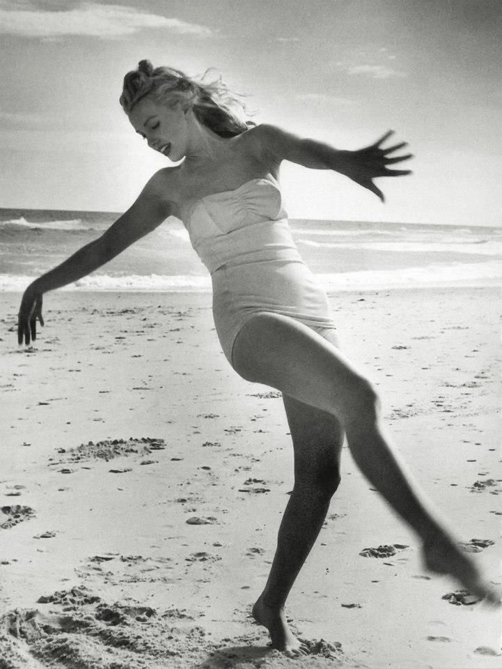 Beautiful Photographs of Marilyn Monroe Taken by Andre de Dienes in