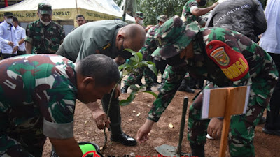 Hadiri Penutupan TMMD Imbangan Ta. 2022 Kodim 0410/KBL, Kasrem 043/Gatam Tanam Pohon Penghijauan