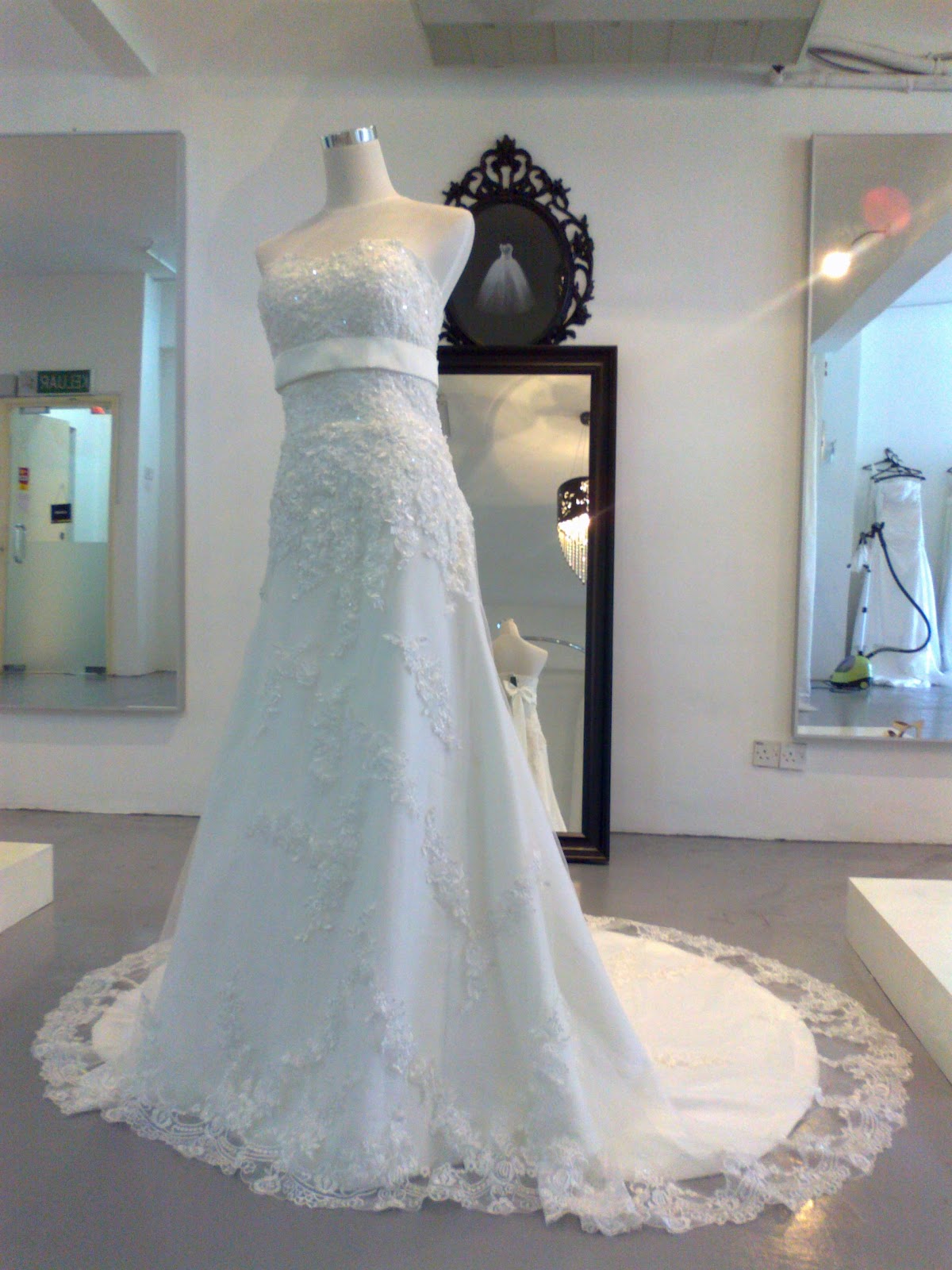 lace wedding dresses with low back Full Lace / Empire Waist / A Line Cut