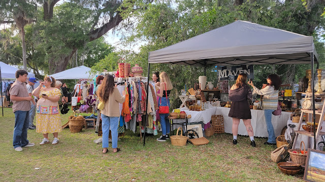 Rachel SobonesDesmé's Maven Maker booth at the West King Market in St. Augustine Florida