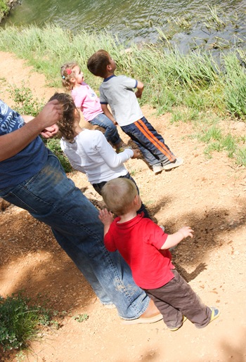 kiddos throwing rocks in to the river (1 of 1)