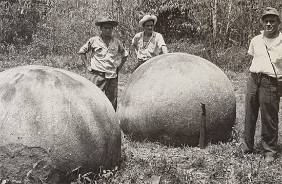 Bolas de Pedra Extraterrestres da Costa Rica - Foto antiga
