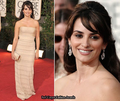 I seems like Penelope Cruz is coping the same "no pants" style that Pamela Penelope Cruz really seems to have lost her sparkle, even in this Armani