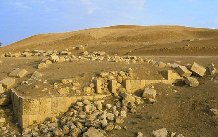 Reports of third ancient site looted by IS militants