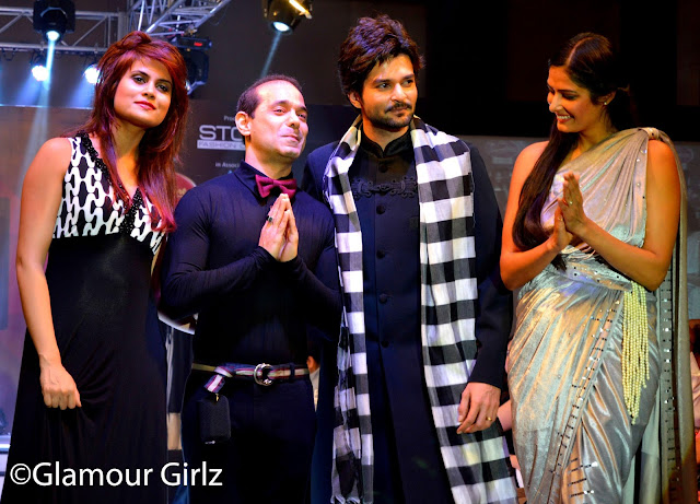 Arya Banerjee, Rakesh Bapat &  Priyanka Shah along with the very talented designer.