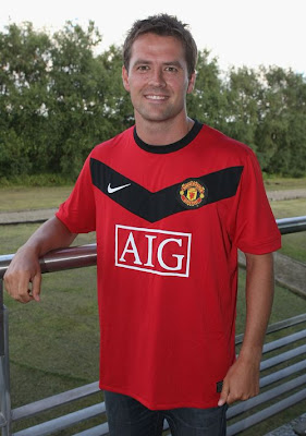 Michael Owen MU Football Player
