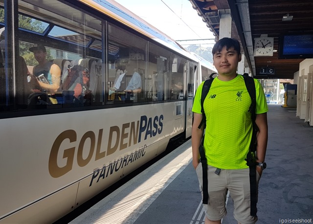 We took the 9.44 AM GoldenPass Panoramic train to Gstaad, the main village of the Saanenland. 