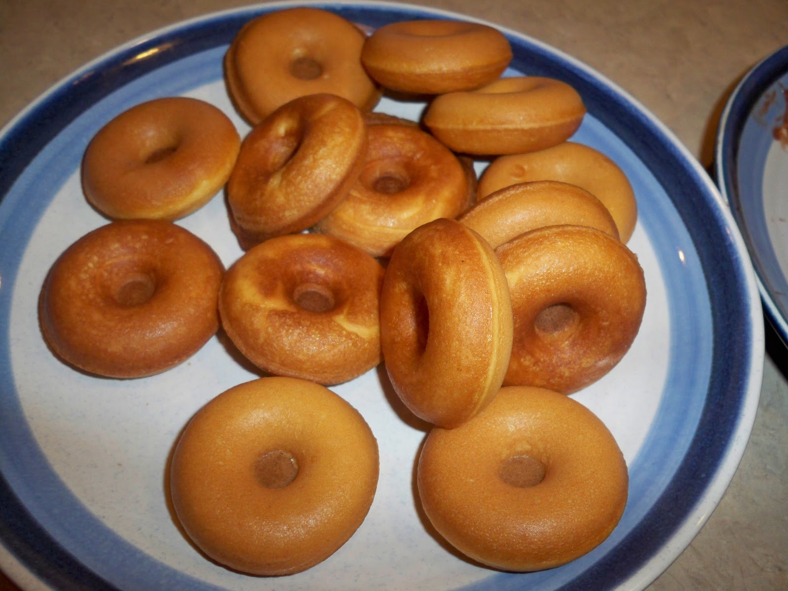Savvy Moms Recipes: Sunday Mini Donuts!