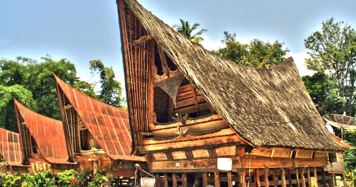 Gambar dan Penjelasan Rumah Adat Bolon Sumatera Utara 