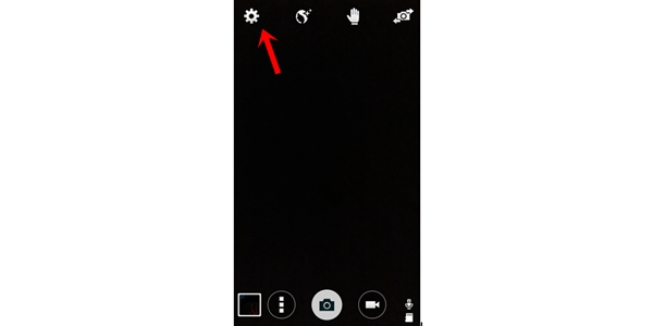  saat kau berfoto selfie dengan kamera depan Samsung Cara Unmirror Kamera Depan Samsung (3 Langkah)