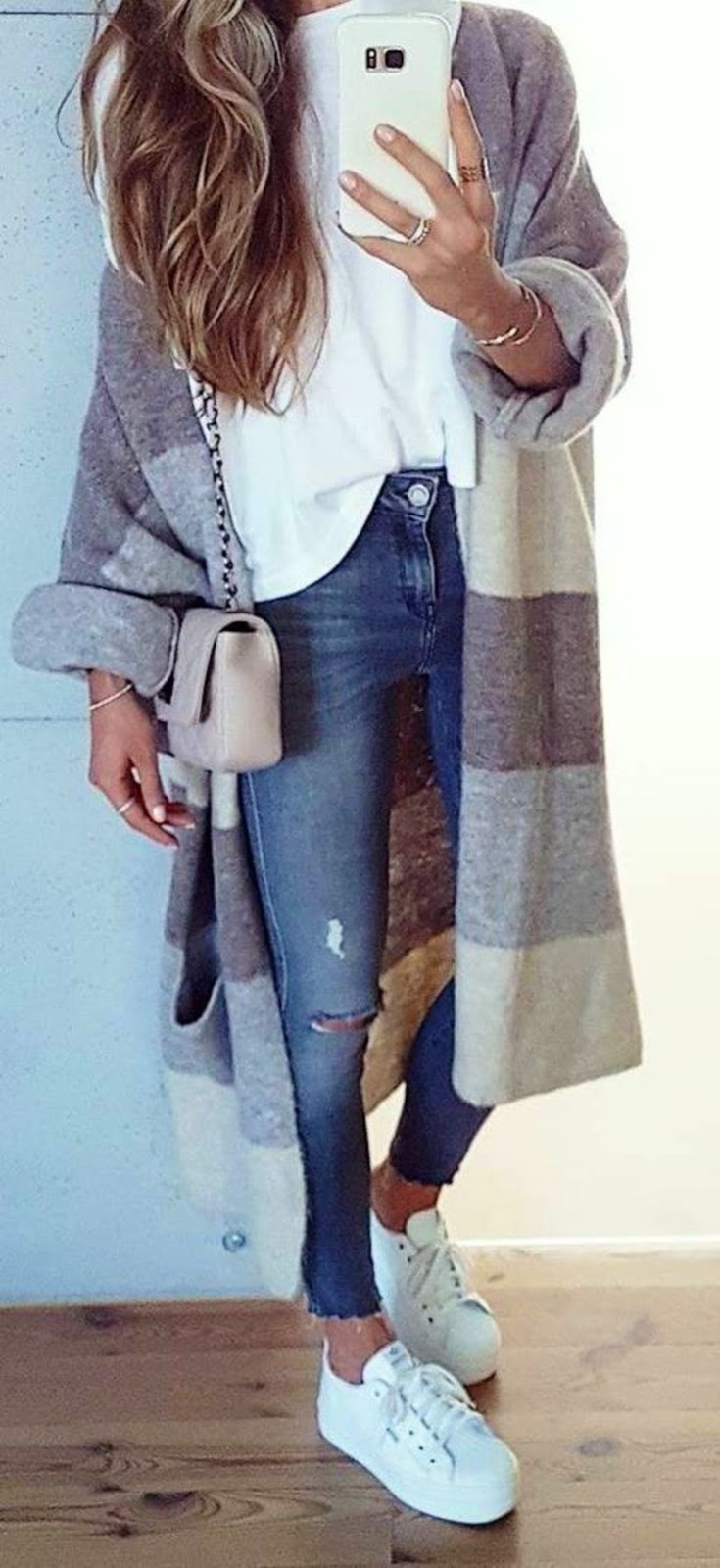 trendy winter outfit / sneakers + skinnies + bag + white top + cashmere cardigan