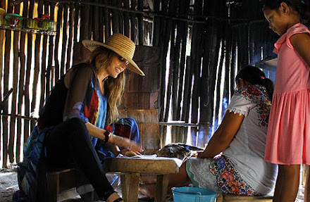 Ana Bárbara en Zona Maya de Tulum; autoridades del DIF municipal acompañan a la artista