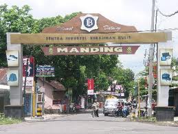 SENTRA KERAJINAN  KULIT  MANDING BANTUL YOGYAKARTA 