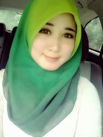 Foto Gadis Cantik Berkerudung Anggun Mempesona ~ Download 