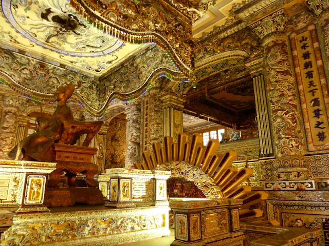 Salón de la tumba del emperador Khai Dinh,