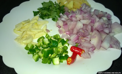 Oinin, red and green chili,garlic,ginger and curry leaves