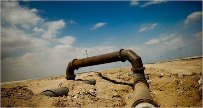 位於智利北部一個地球上最乾涸的城鎮，僅有的水源都通過管道吸出去了。 ©紐約時報