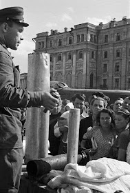 Soviet civil defense in Moscow, 1 September 1941 worldwartwo.filminspector.com