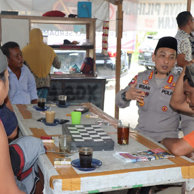 Kapolresta Deliserdang Ngobrol Santai di Kedai Kopi Dengar Curhatan Masyarakat