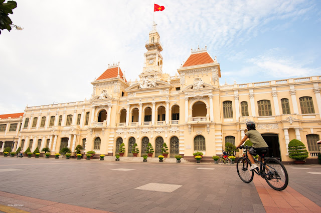Ho Chi Minh unseen tour with local photographer