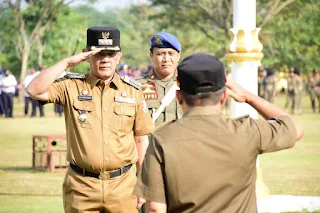 Apel Bulanan yang dipimpin oleh Penjabat (Pj) Bupati Tulangbawang Barat (Tubaba), Drs. M. Firsada. Acara ini berlangsung di lapangan upacara Pemerintah Kabupaten Tulangbawang Barat pada Senin (18/09/2023).