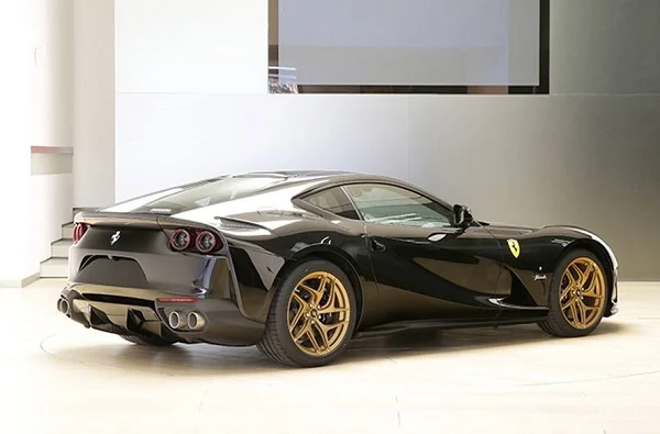 Ferrari 812 Superfast Tailor Made