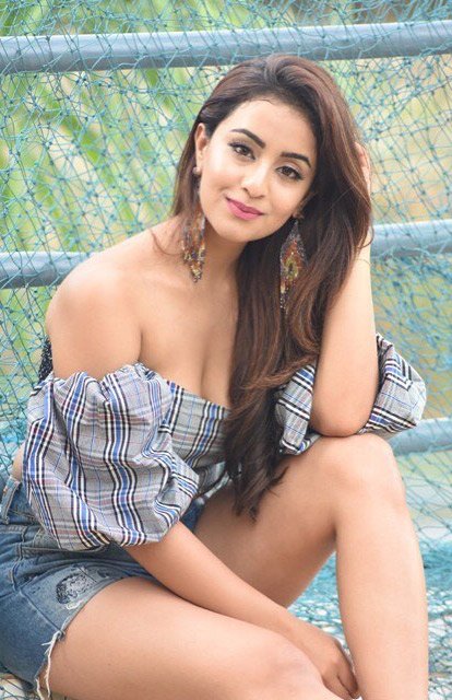 Musskan Sethi glamorous photos